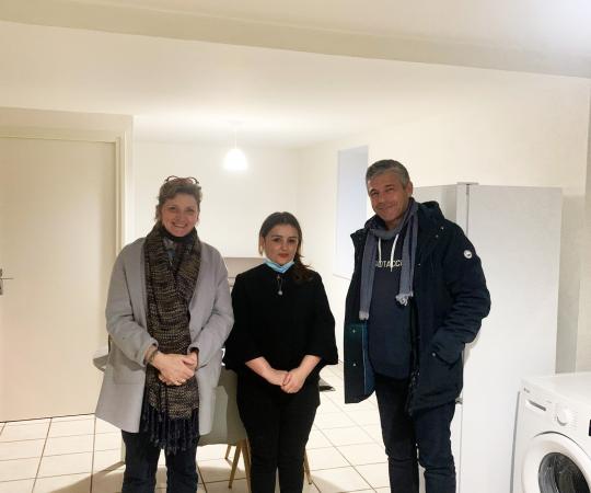 AIE_Afghane-dans-logement jeune Afghane accueillie dans le logement